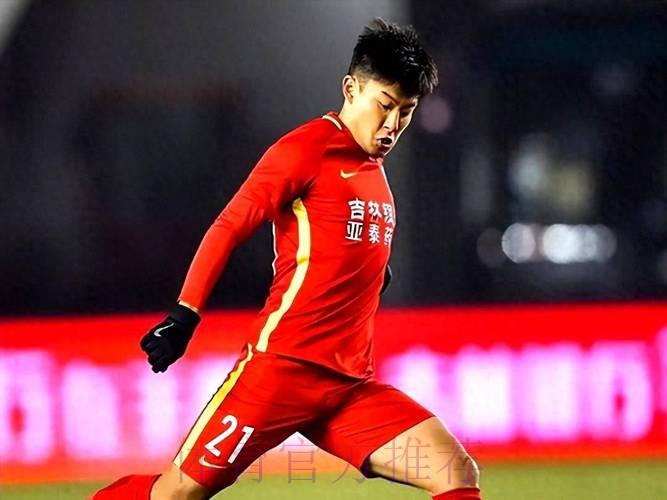 国足新人说｜何超：打国家队比赛收获自信 需继续努力提高自己